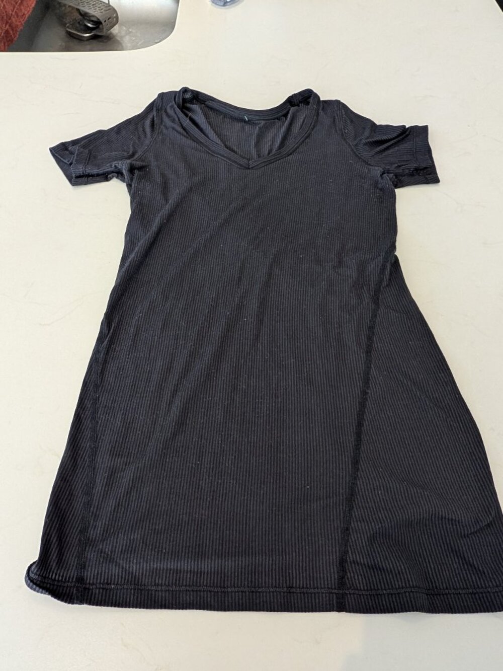 Lululemon Black Ribbed Short Sleeve Top.  Small.